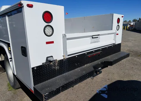 2016 Ford F-350 Chassis z USA, uszkodzony, nr VIN 1FDRF3G68GEC86660